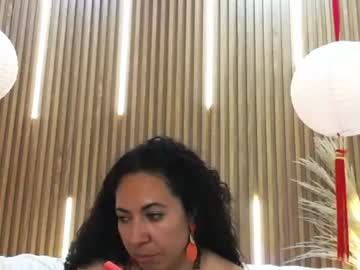 velvet_curly